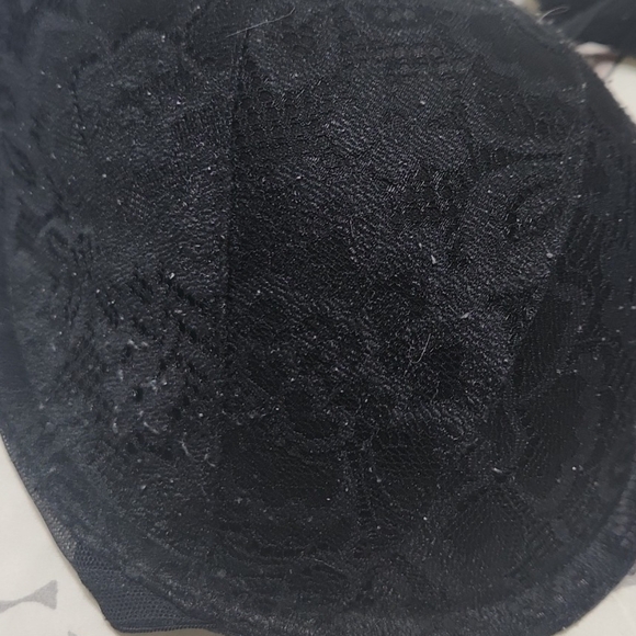 Victoria's Secret Black Lace Bra - Picture 7 of 8